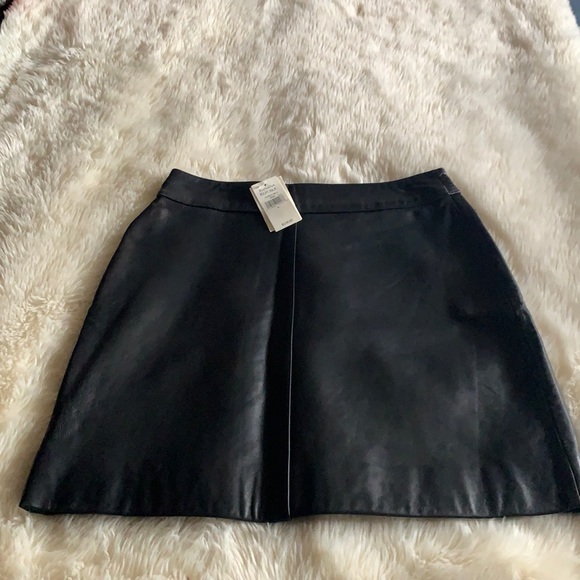 Banana Republic Leather skirt - Picture 3 of 11
